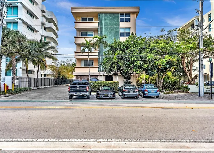 Bay Harbor Sunset Apt 2C
